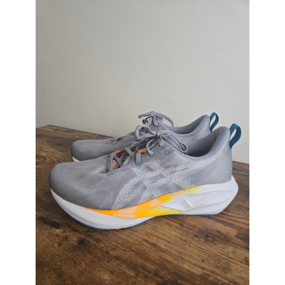 ASICS Novablast 3 Running Shoes Grey Orange 1011B975 Mens 10.5 Wide Excellent